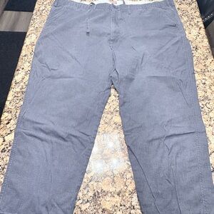 Levi's Men's Charcoal Chinos